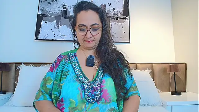 Snapshot of AlessandraLeroy chatting on 05.10.26 AlessandraLeroy online show from 05.10.26