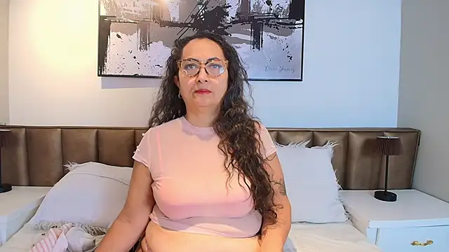Snapshot of AlessandraLeroy chatting on 05.24.26 AlessandraLeroy online show from 05.24.26