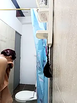 Snapshot of sharon_rosse__ chatting on 12.18.25 sharon rosse online show from 12.18.25