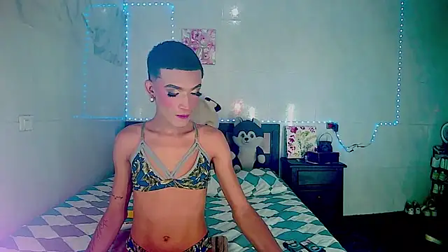 KimberlyXtreme online show from 10.27.25