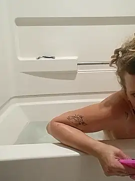 KITTYBOOBOOFUXX online show from 10.28.25