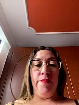 Snapshot of Luna-nevada chatting on 10.28.25 Luna-nevada online show from 10.28.25