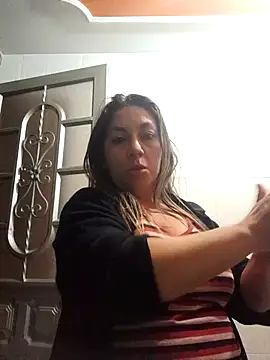 Snapshot of Luna-nevada chatting on 10.30.25 Luna-nevada online show from 10.30.25