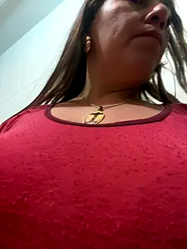 Snapshot of Luna-nevada chatting on 11.19.25 Luna-nevada online show from 11.19.25