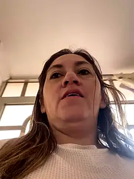 Snapshot of Luna-nevada chatting on 11.22.25 Luna-nevada online show from 11.22.25