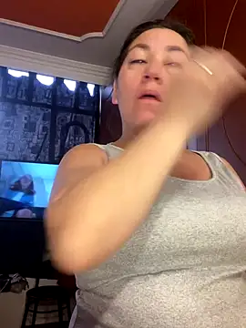 Snapshot of Luna-nevada chatting on 11.27.25 Luna-nevada online show from 11.27.25