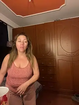 Snapshot of Luna-nevada chatting on 02.20.26 Luna-nevada online show from 02.20.26