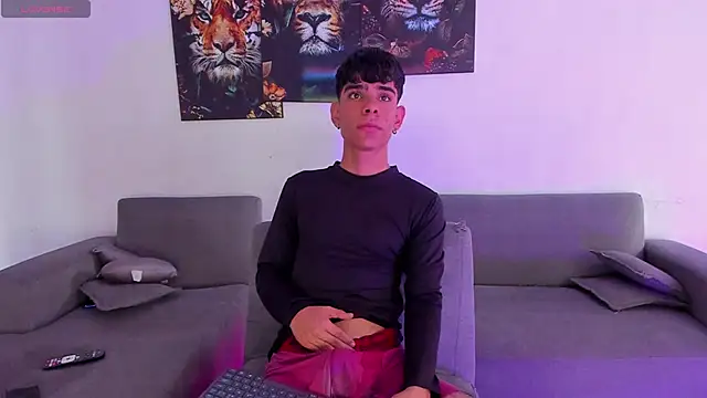 Snapshot of JesusA_94 chatting on 03.08.25 JesusA 94 online show from 03.08.25