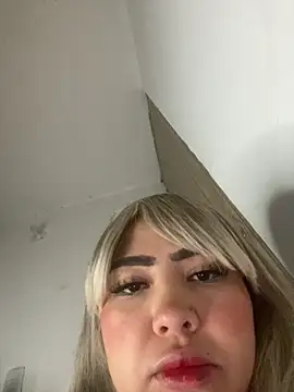 Snapshot of Mia_cullen_ chatting on 10.25.25 Mia cullen online show from 10.25.25