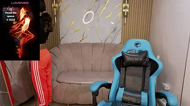 Snapshot of _wendy_b chatting on 11.06.25 wendy b online show from 11.06.25