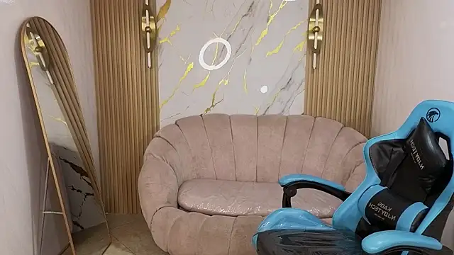 Snapshot of _wendy_b chatting on 11.12.25 wendy b online show from 11.12.25