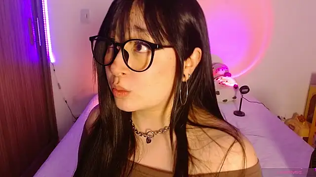Snapshot of Oliviargf chatting on 05.16.26 Oliviargf online show from 05.16.26