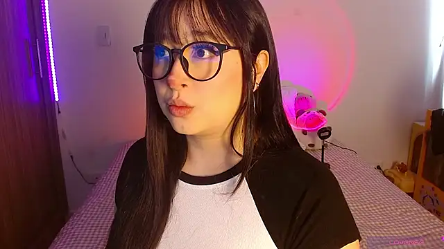 Snapshot of Oliviargf chatting on 06.11.26 Oliviargf online show from 06.11.26