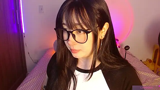 Snapshot of Oliviargf chatting on 06.12.26 Oliviargf online show from 06.12.26