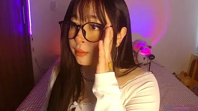 Snapshot of Oliviargf chatting on 06.14.26 Oliviargf online show from 06.14.26