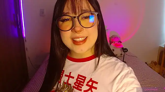 Snapshot of Oliviargf chatting on 06.19.26 Oliviargf online show from 06.19.26