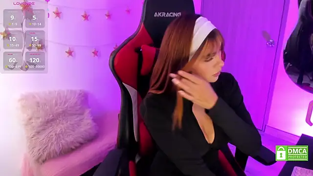 Snapshot of LindaSilverstone chatting on 03.26.26 LindaSilverstone online show from 03.26.26