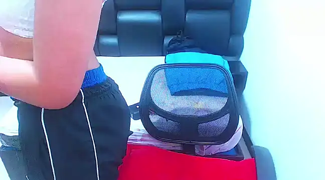 Snapshot of XxxReinaSexyBodyxxX777 chatting on 03.19.25 XxxReinaSexyBodyxxX777 online show from 03.19.25