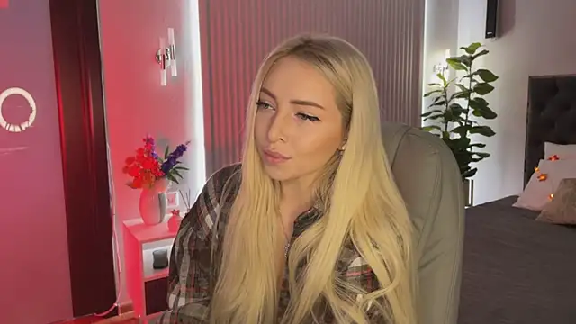 OhMyEmma online show from 10.11.25