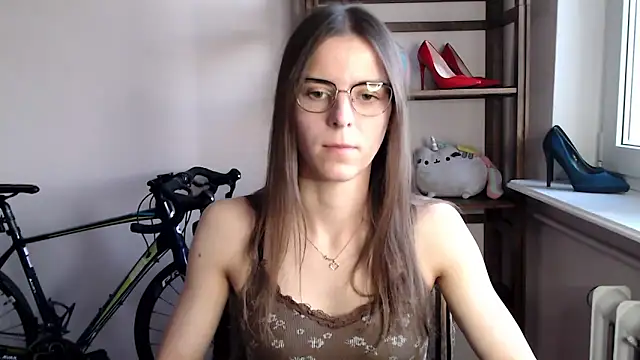 Snapshot of love_megi chatting on 12.15.25 love megi online show from 12.15.25