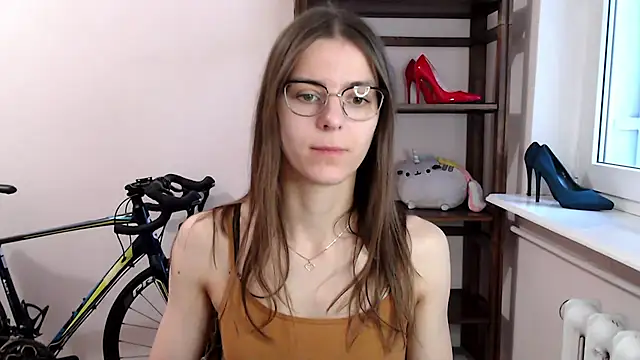 Snapshot of love_megi chatting on 12.20.25 love megi online show from 12.20.25