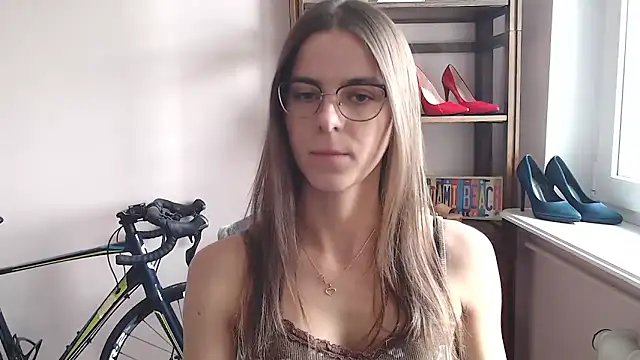 love megi online show from 04.30.26