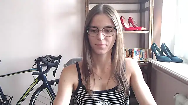 love megi online show from 05.04.26