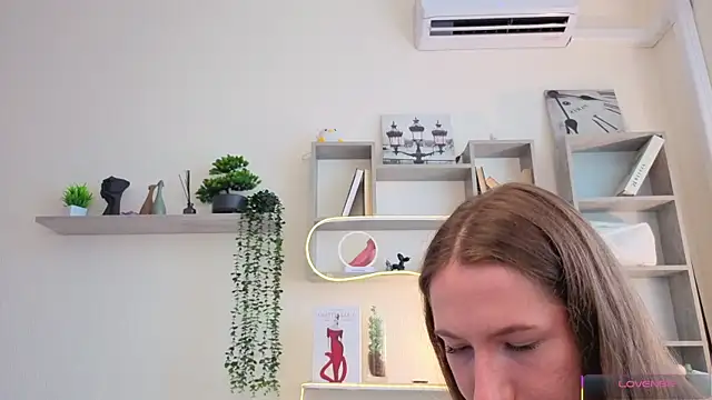 Snapshot of Kira_mindnes chatting on 07.16.26 Kira mindnes online show from 07.16.26