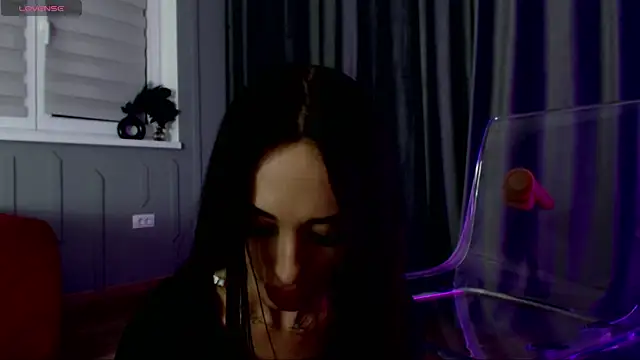 Snapshot of reinakylie chatting on 03.21.25 reinakylie online show from 03.21.25