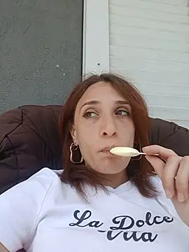 Snapshot of laprincesa2punto0 chatting on 05.30.26 laprincesa2punto0 online show from 05.30.26