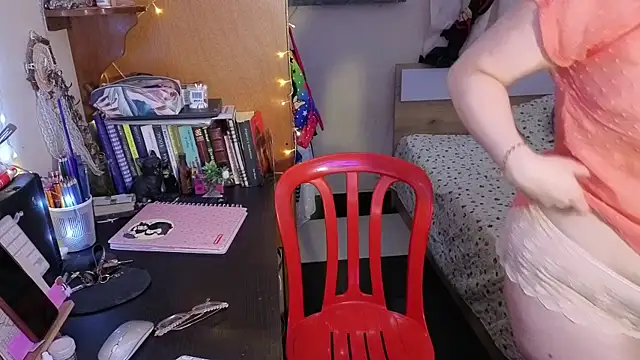 ValkaBlue online show from 10.05.25