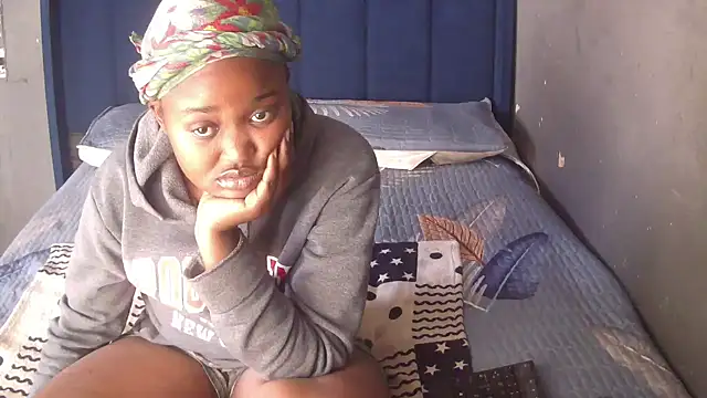 Snapshot of SexyShybarbie chatting on 08.03.26 SexyShybarbie online show from 08.03.26