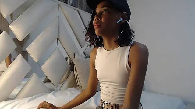 willow smitt online show from 04.26.26