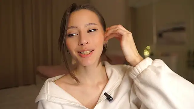 Snapshot of EditaBails chatting on 01.16.26 EditaBails online show from 01.16.26