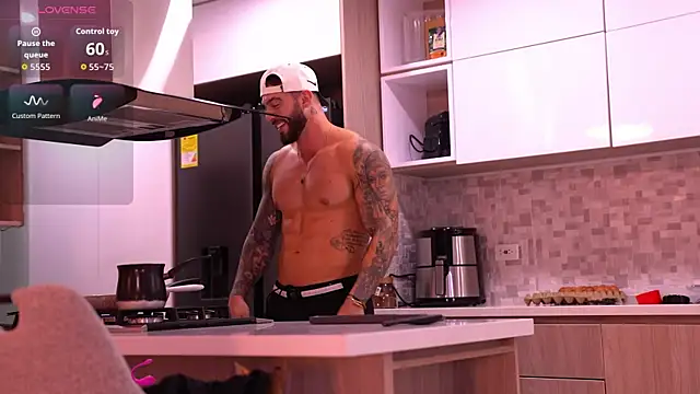 OLIVER COLT online show from 09.11.25