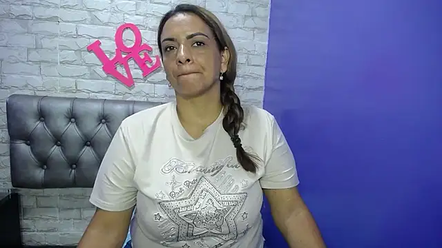 Milf-Prettyboobs online show from 05.09.26