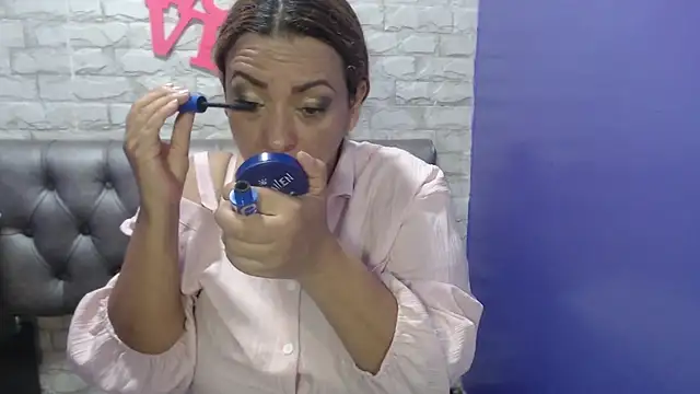Milf-Prettyboobs online show from 08.08.26