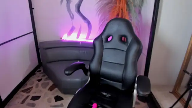 VanessaScott  online show from 10.26.25