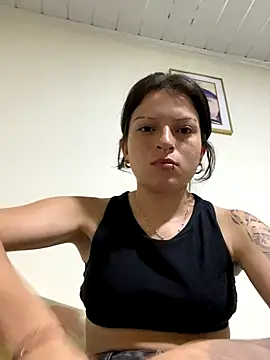 Snapshot of val_zx chatting on 12.14.25 val zx online show from 12.14.25