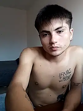 Snapshot of RodriiAmatto chatting on 03.14.25 RodriiAmatto online show from 03.14.25