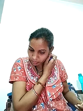 Hotty-Nidhi online show from 03.13.25