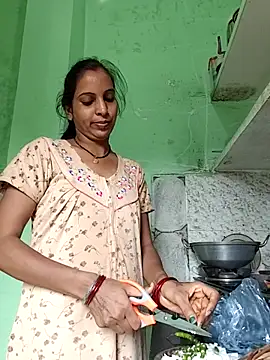 Hotty-Nidhi online show from 10.19.25