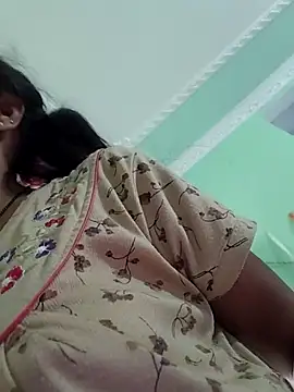 Hotty-Nidhi online show from 11.22.25