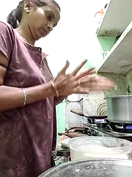 Hotty-Nidhi online show from 03.14.26