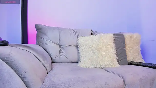 Snapshot of AshtonnSummer chatting on 11.11.25 AshtonnSummer online show from 11.11.25