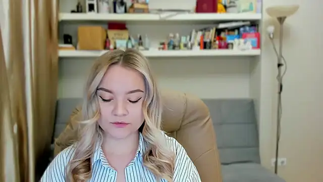 Kara Smith  online show from 10.26.25