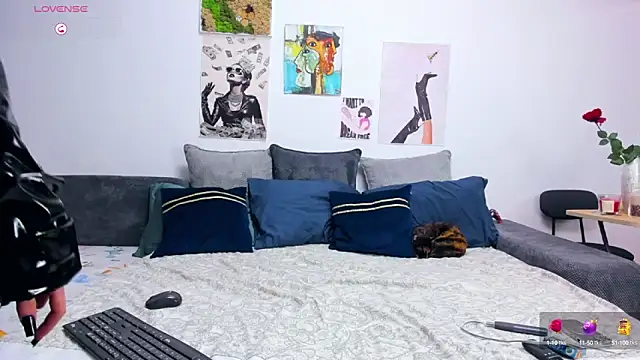 Snapshot of FindomGoddess1 chatting on 10.15.25 FindomGoddess1 online show from 10.15.25