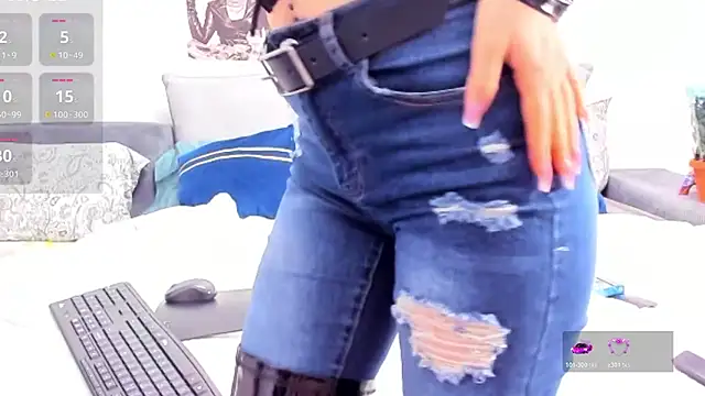 Snapshot of FindomGoddess1 chatting on 02.17.26 FindomGoddess1 online show from 02.17.26