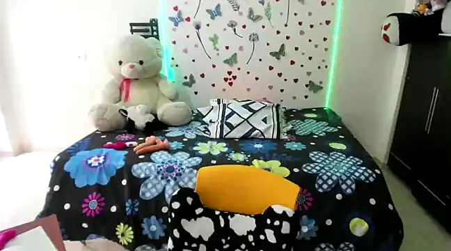 Olgahunder online show from 03.17.25