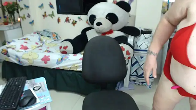Snapshot of Olgahunder chatting on 07.21.26 Olgahunder online show from 07.21.26